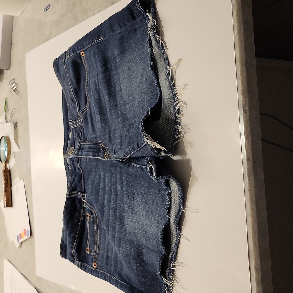 American Eagle Outfitters Blue Denim Frayed Hem Shorts